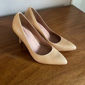 Corso Como Leather Beige Heels, Size 6